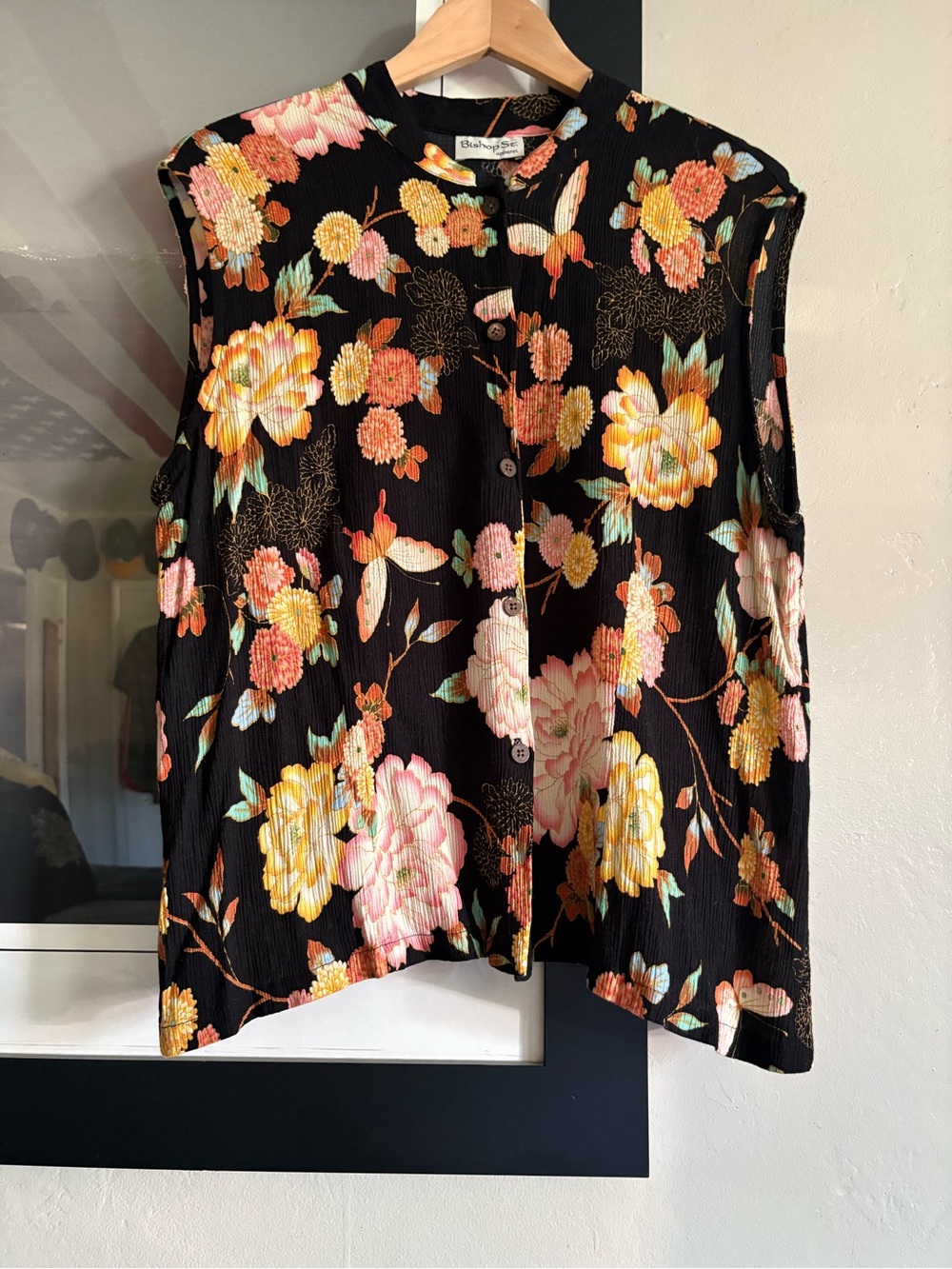 Vintage Black Floral Sleeveless Button-Front / high-neck blouse